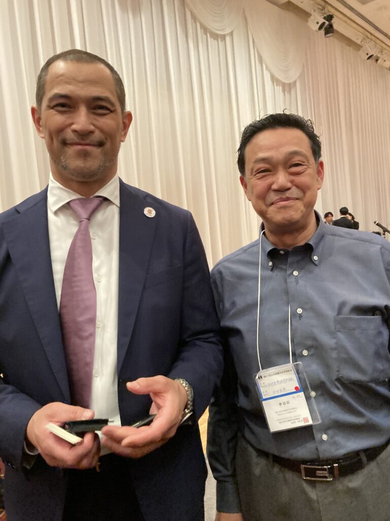 室伏長官